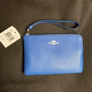 NWT. Coach Blue Leather Wristlet